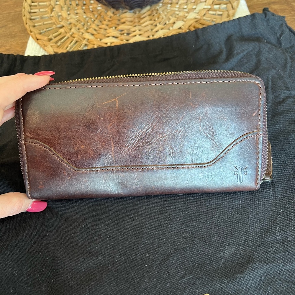 Frye wallet